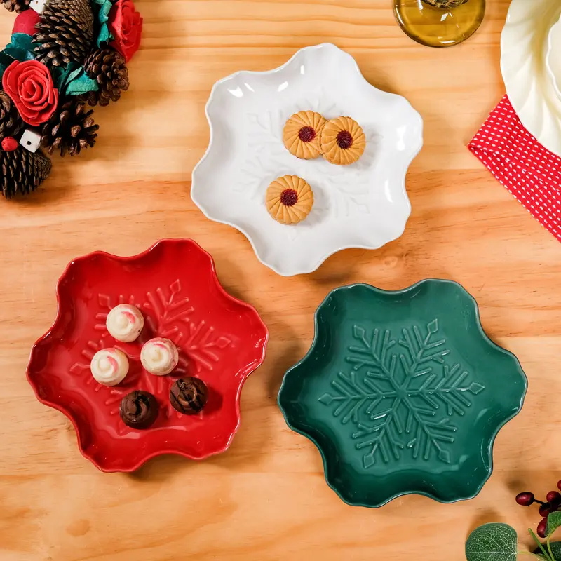 Snowflake-Design Ceramic Snack Plate Set (3 Pcs) 1