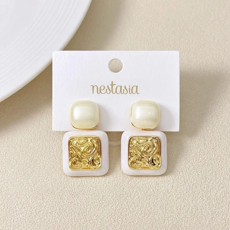 Soft Ivory Glow Pearl Earrings 1