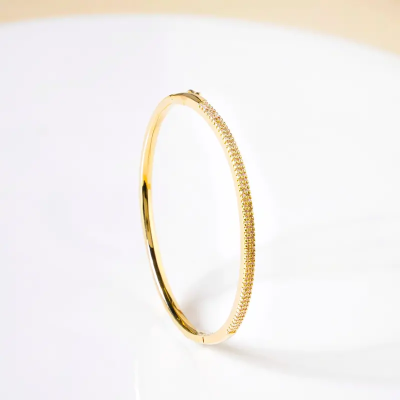 Starlight Gold Statement Bracelet – Celestial-Inspired Arm Candy 1