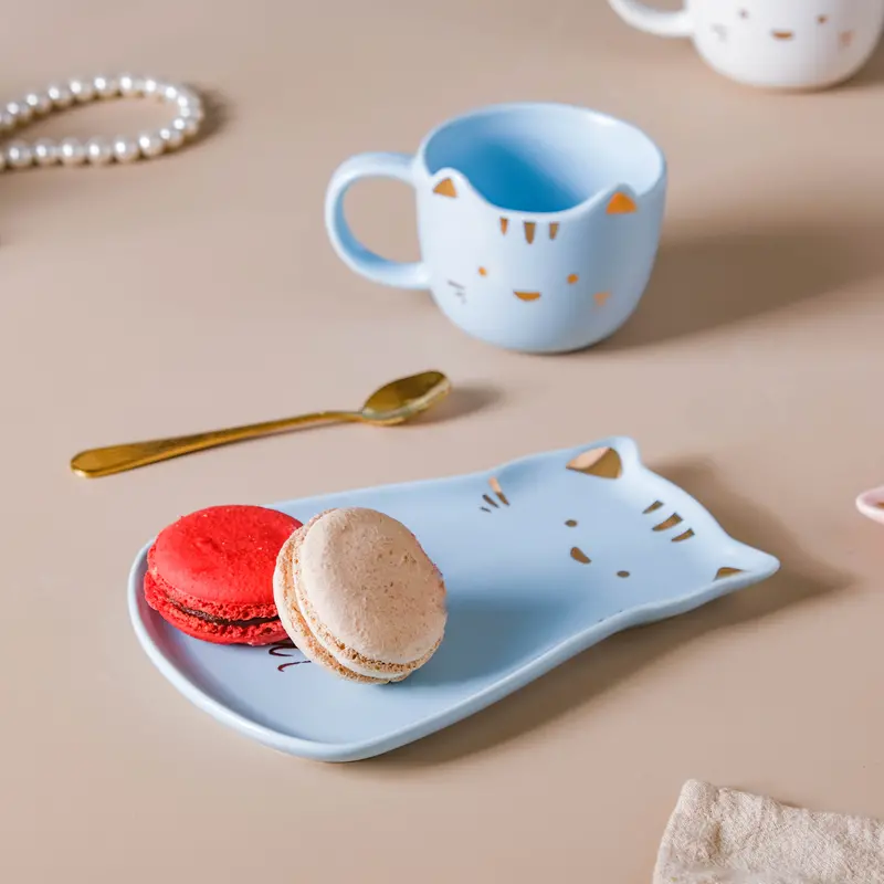 Sweet Kitten-Themed Ceramic Mug And Matching Plate Duo 1