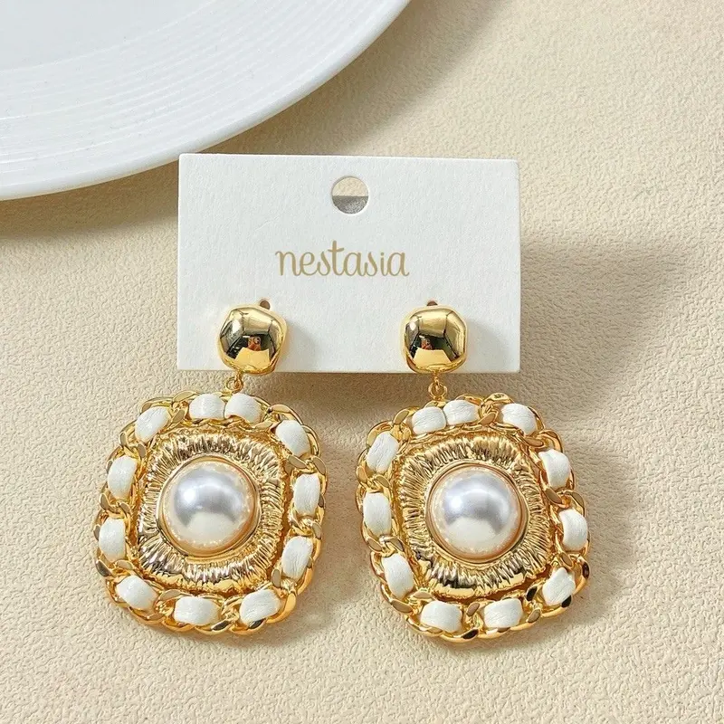 Textured Luxe Gold-And-Pearl Drops 1