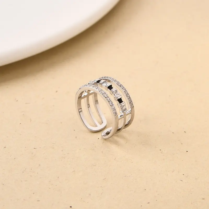 Three-Stone Trio Delight Ring In Polished Silver 1
