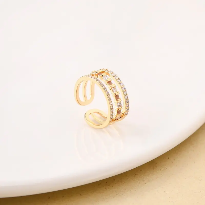 Three-Tier Stone-Studded Gold Ring With Textured Band 1