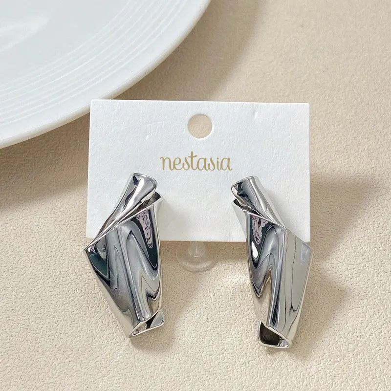 Twisted Form Silver Drop Earrings 1