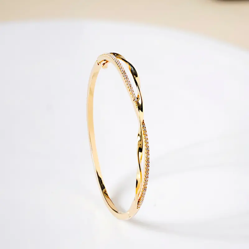 Twisted Infinity Gold Link Bracelet 1