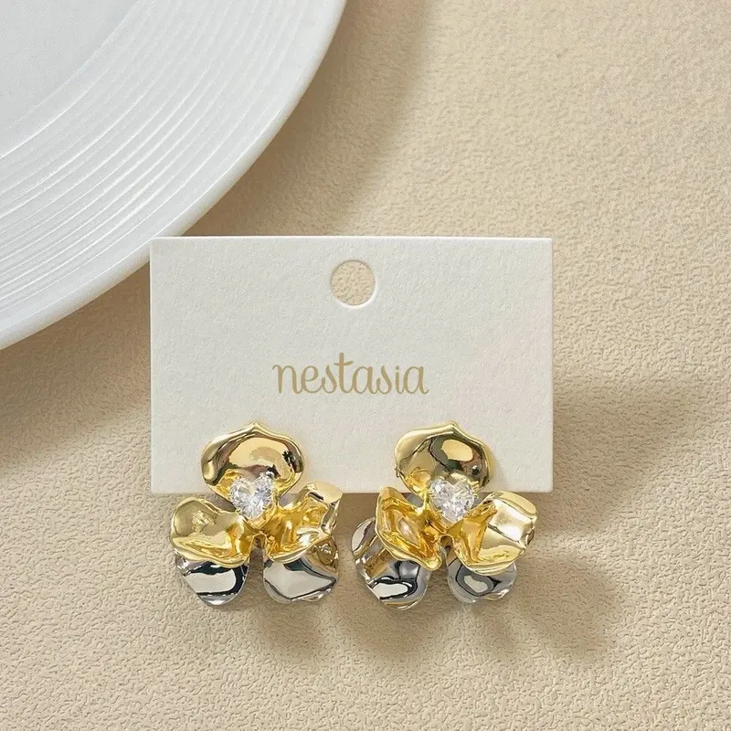 Two-Tone Floral Design Earrings 1