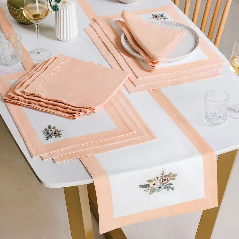 Ventosa Peach 13-Piece Table Linen Set: Runner, Placemats & Napkins 1