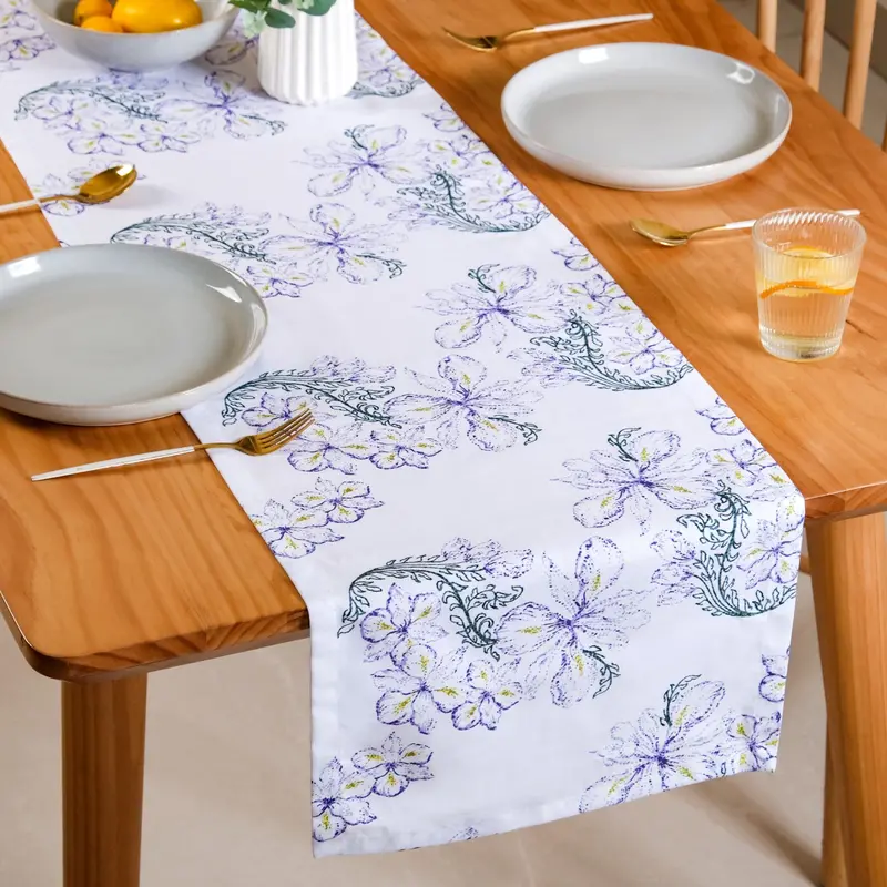 Verde Luxe Cotton Table Runner For Elegant Dining 1
