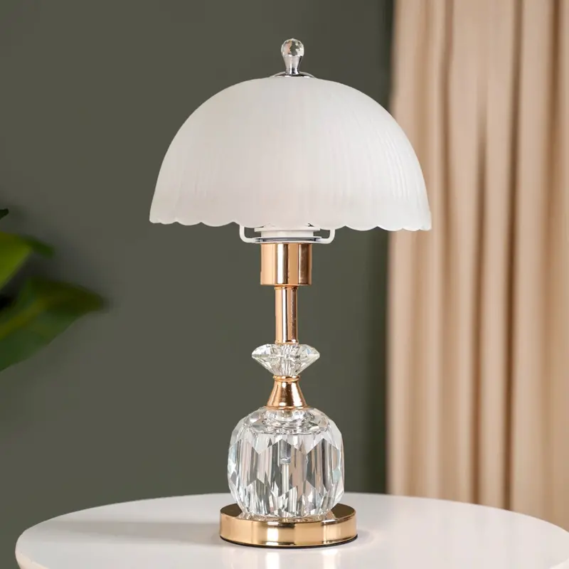 Vintage-Inspired Crystal Led Table Lamp – Glory Collection 1