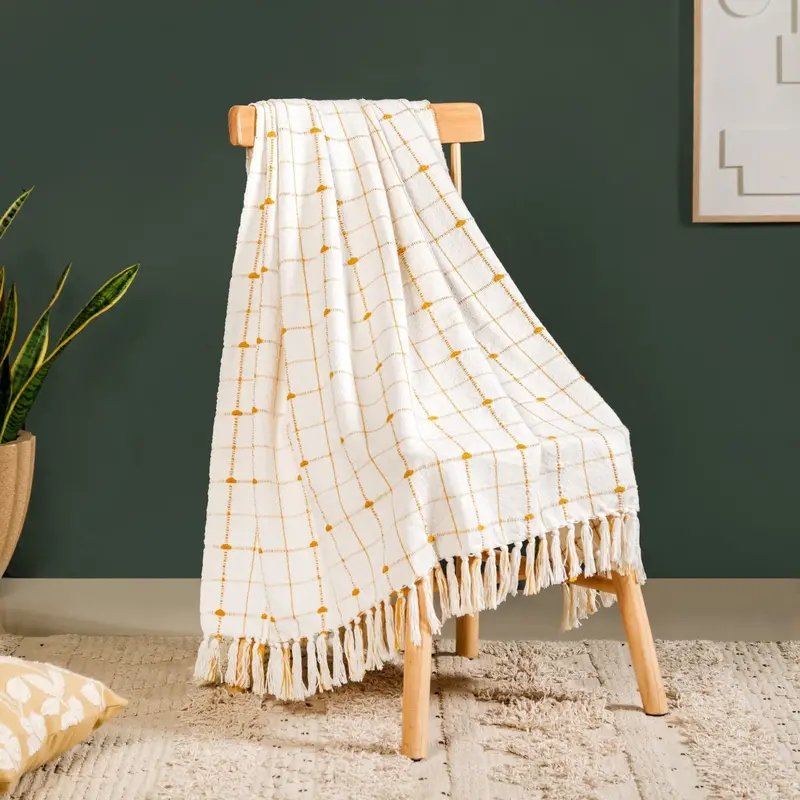 White-And-Mustard Checkered Cotton Throw With Tassels 1