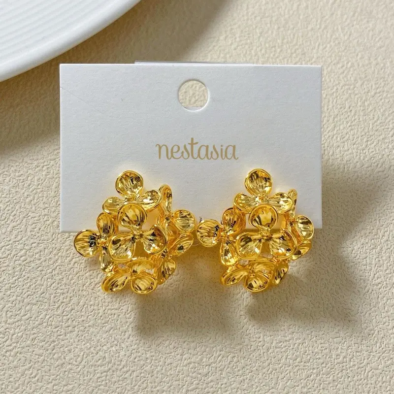 Wildflower Cluster Gold Earrings 1