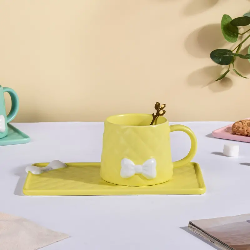 Yellow Bow-Shaped Cup With Matching Rectangular Plate (260Ml) 1